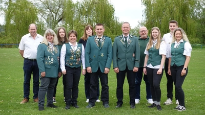 V.l.: Hans Kaczor, Inge Tebus, Emma Albrecht, Karina Tebus, Heidi Rode, Daniel Trupke, Michael Tebus, Siegbert Mrozik, Tine Kleppe, Wanja Schläger und Sabine Rode. (Foto: privat)