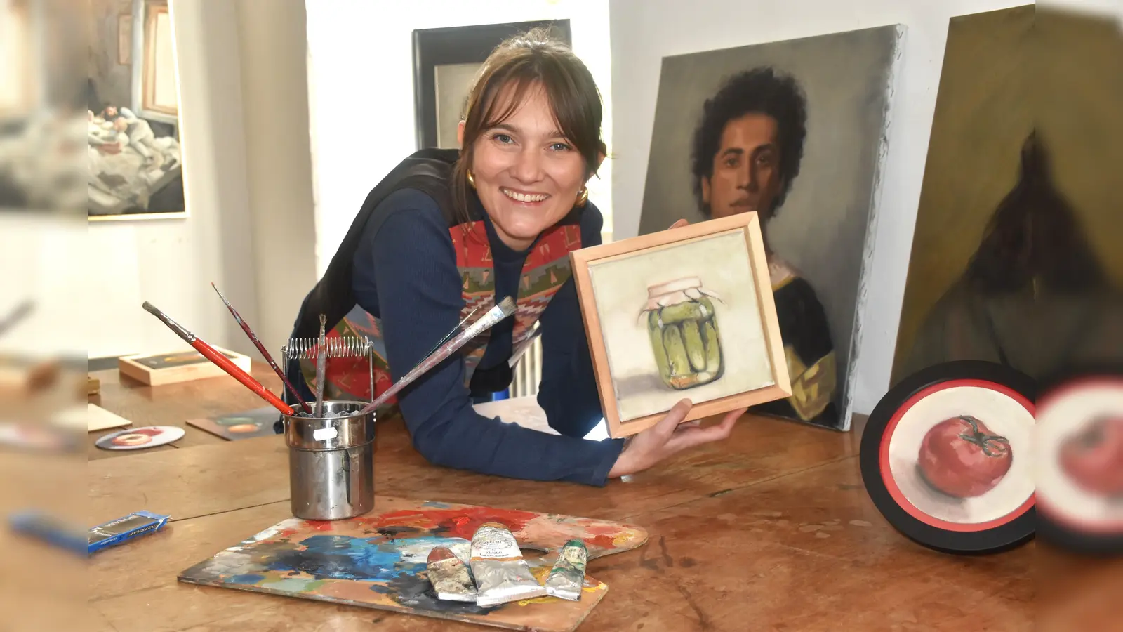 Kunst- und Kunsthandwerk wie die Portraits von Marie Freifrau von Spiegel wurden auf dem „Herbstcocktail“ angeboten. <br> (Foto: Barbara Siebrecht)