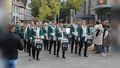 Festumzug „Feiern mit Freunden” im Rahmen der 75. Warburger Oktoberwoche. (Foto: Julia Sürder)