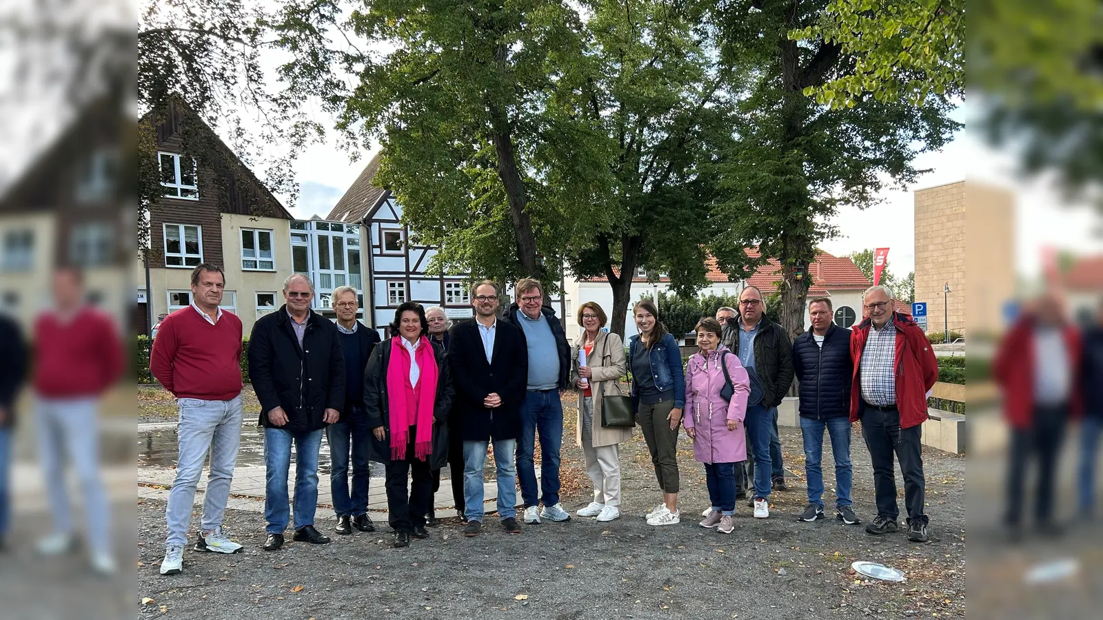 Einige Teilnehmer des Kernstadtgesprächs (v.l.) Philipp von Schöning, Rainer Kobusch, Prof. Dr. Günter Wilhelms, Jeanette König-Abresch, Dr. Charlotte Gormsen, Matthias Nolte, Thomas Berens, Heike Kaebsch, Jennifer Spönlein, Claudia Pischke, Heinz Peine, Roland Neuhaus, Sebastian Brenke, Reinhard Borgiel. (Foto: CDU Warburg)