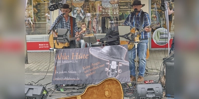 Straßenmusikanten traten an verschiedenen Stellen in der Innenstadt auf. (Foto: Stefan Bönning)