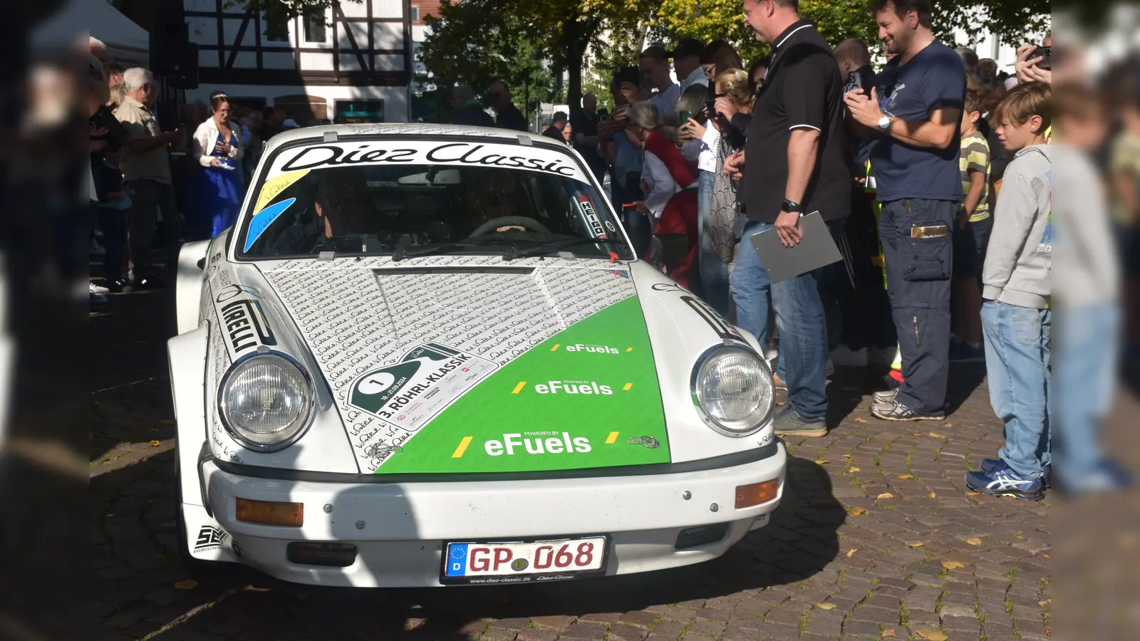 Die Röhrl-Klassik machte Station in Beverungen (Foto: Barbara Siebrecht)