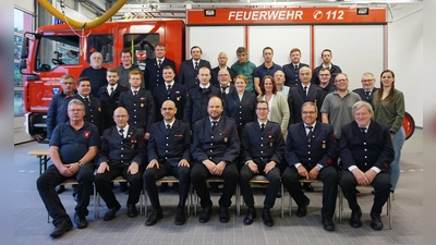 Jubilare: Die Löschgruppe Amelunxen und Mitglieder des Feuerwehrvereins Amelunxen von 2019. (Foto: privat)
