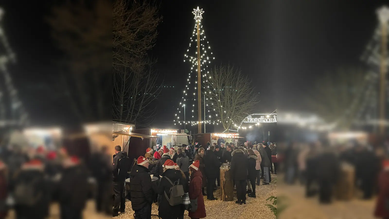 Der Maibaum wird zum Weihnachtsbaum. (Foto: privat)