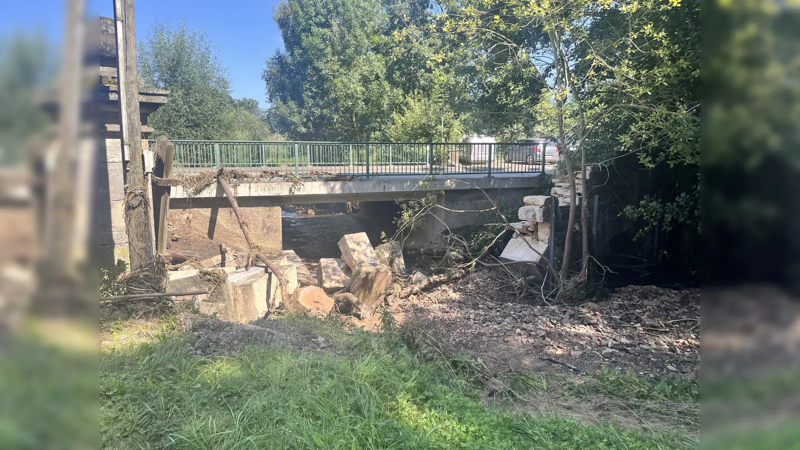 Schäden nahe des Eingangsbereichs.  (Foto: Julia Sürder)