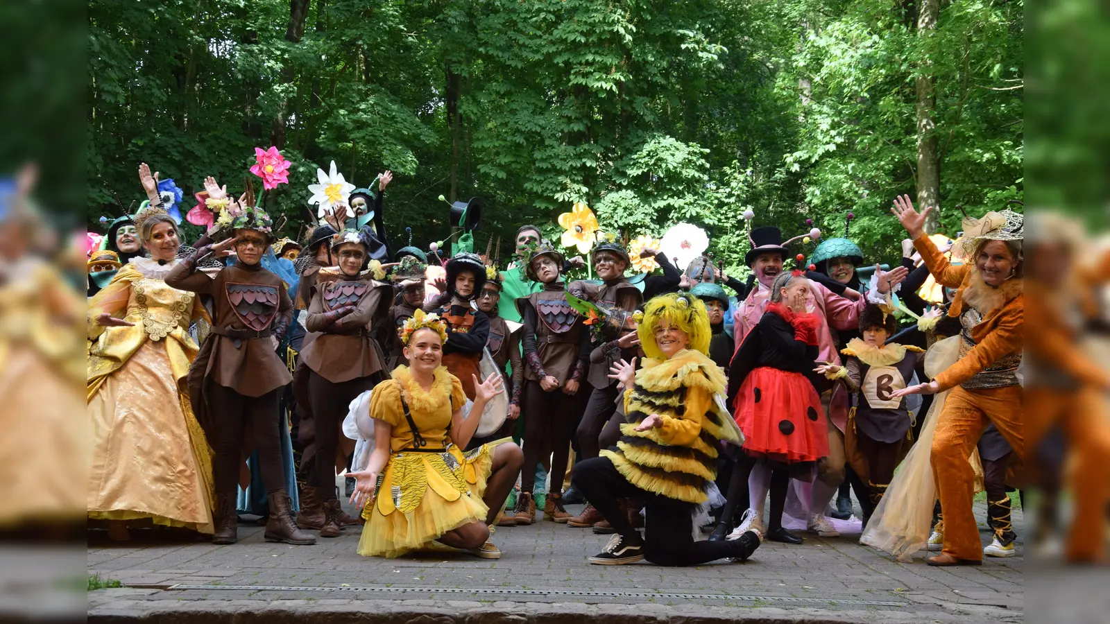 Bunt und spritzig gings zu auf der Freilichtbühne Bökendorf. (Foto: Marc Otto)