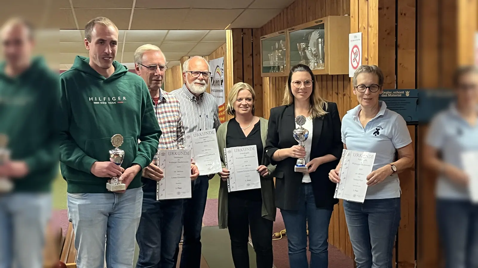 (v.l.) Thomas Beiermann, Lorenz Grautstück, Manfred Engelbracht, Vanessa Feischen-Knipping, Kathrin Hillebrand, Angelika Michels. (Foto: privat)