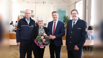 V.l.: KIA Klaus Geiser, Ehrenvorsitzende Judith Neuwald-Tasbach, Landrat Michael Stickeln und Abteilungsleiter Polizei Christian Brenski. (Foto: Kreispolizeibehörde Höxter)