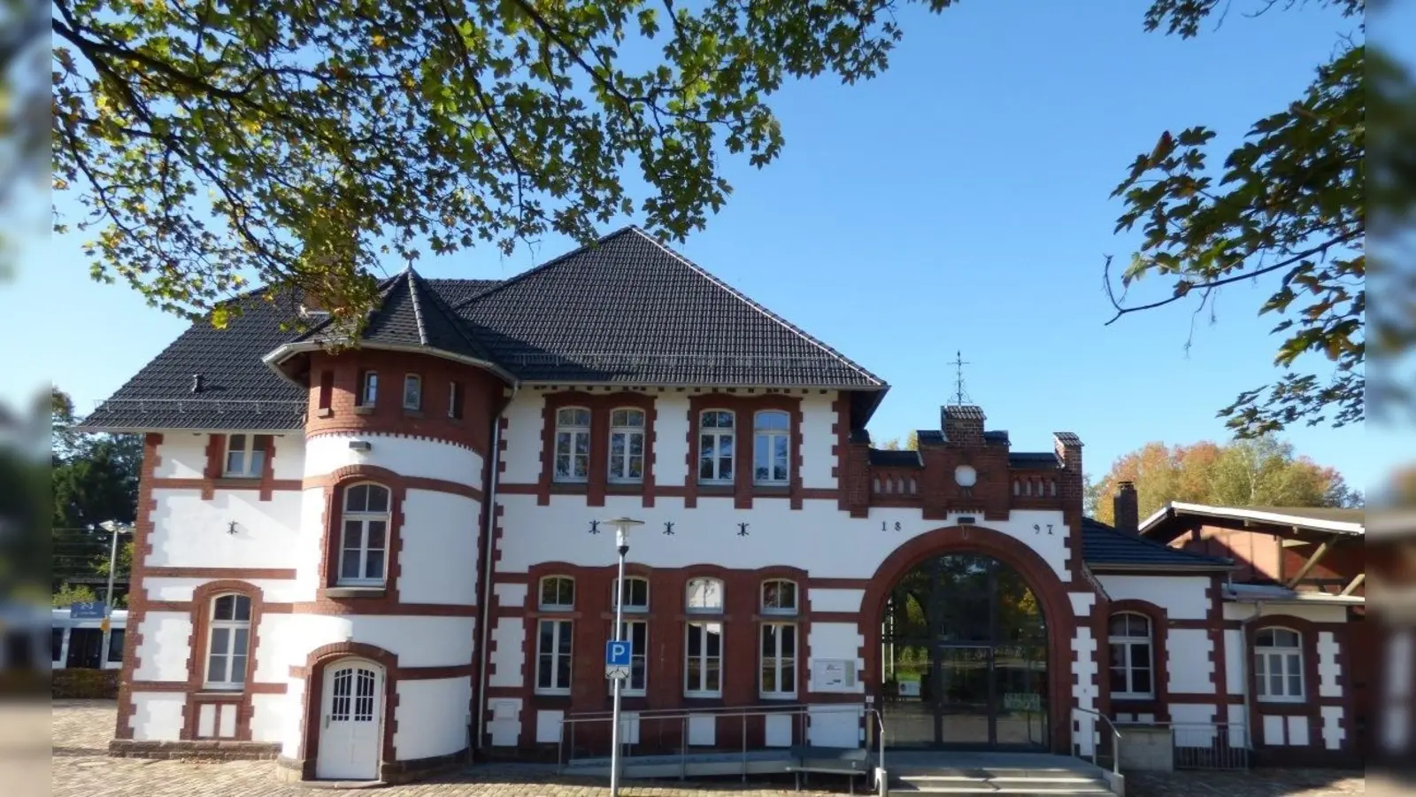 Ein Treffpunkt aller Generationen: Der Bahnhof Hümme. (Foto: privat)