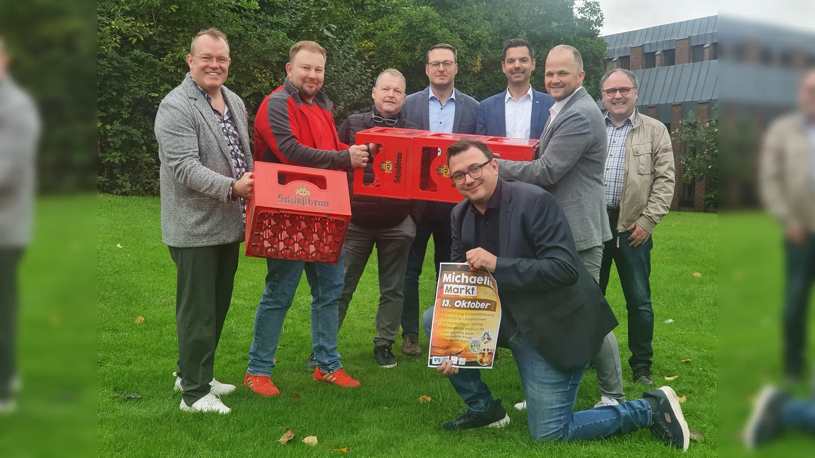 Sie machen sich stark für Brakel und den Michaelismarkt: (v. l.) die Vorstandsmitglieder des Werberings, Bernhard Fischer, Markus Härmens, Martin Braun (Café Tante Erna), Alexander Kleinschmidt und Jonas Denecke (Vereinigte Volksbank), Thomas Albers, Rainer Schäfers, und vorne Andreas Tebbe  (Foto: Barbara Siebrecht)