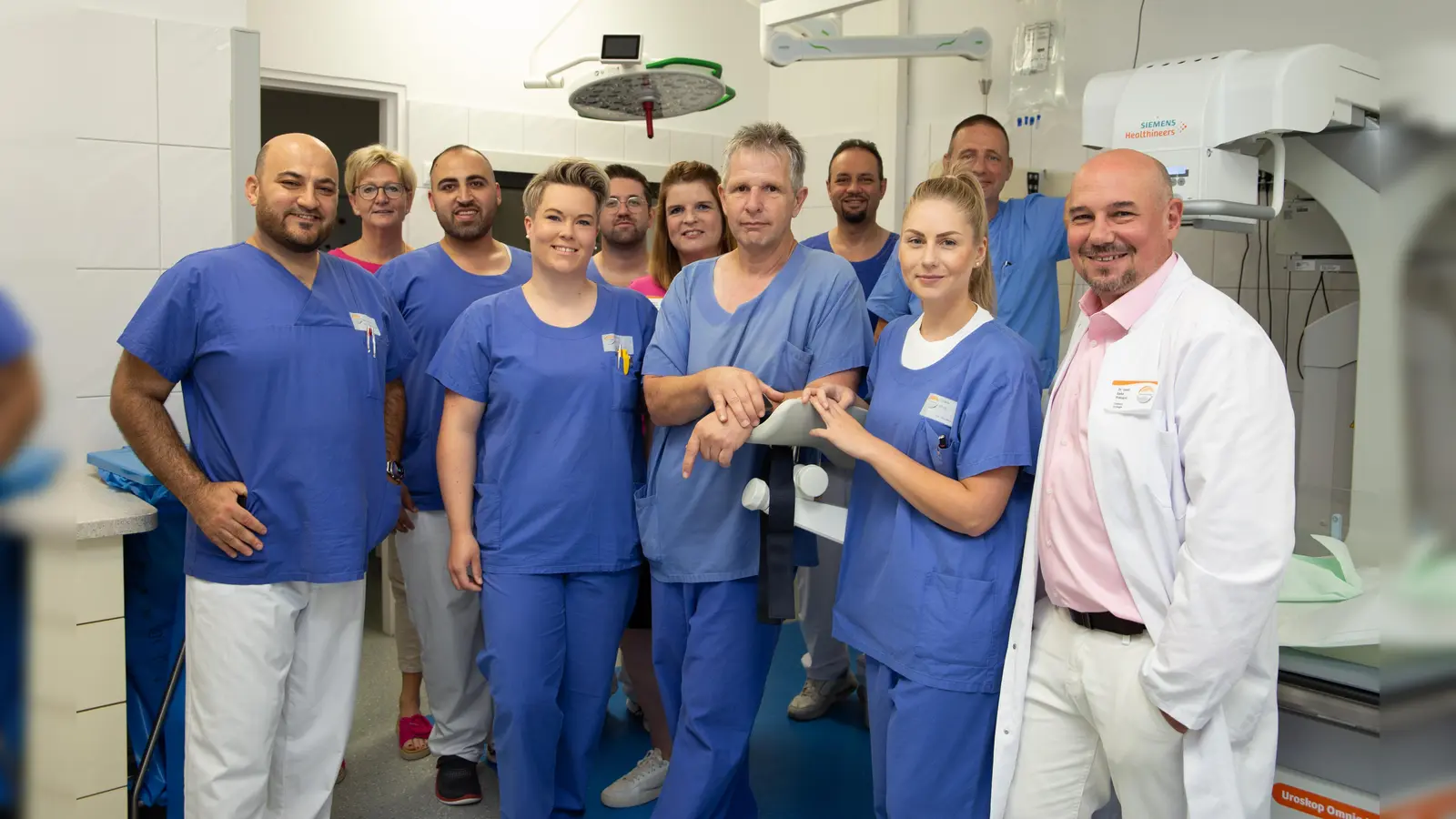 Das Team der Urologie am St. Ansgar Krankenhaus freut sich über mehrere neue Geräte, die in den vergangenen Monaten angeschafft worden sind. (Foto: KHWE)