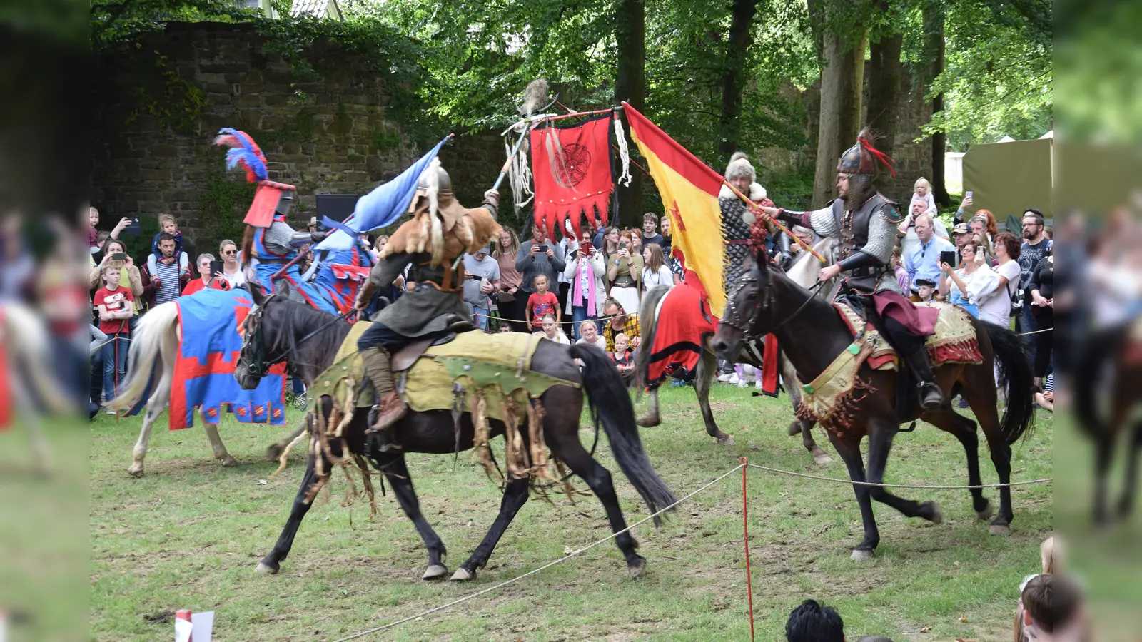 Impressionen vom mittelalterlichen Marktgeschehen Anno 1250 in Höxter. (Foto: Marc Otto)